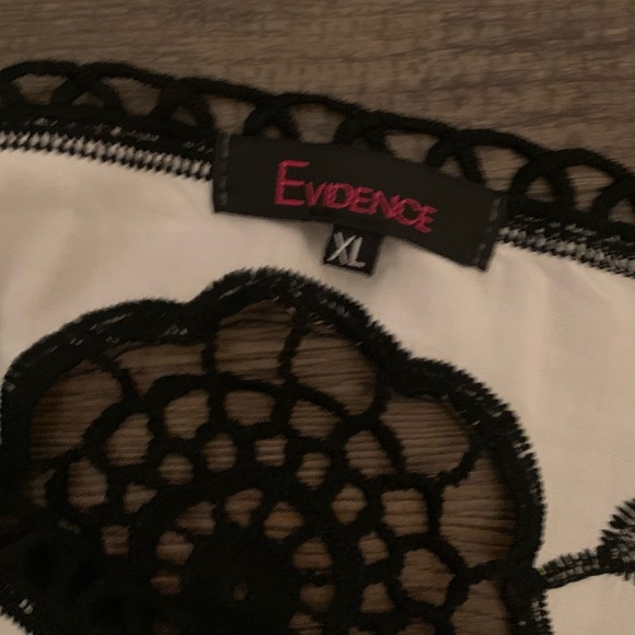 Beautiful Embroidered Cape Top - Picture 8 of 10